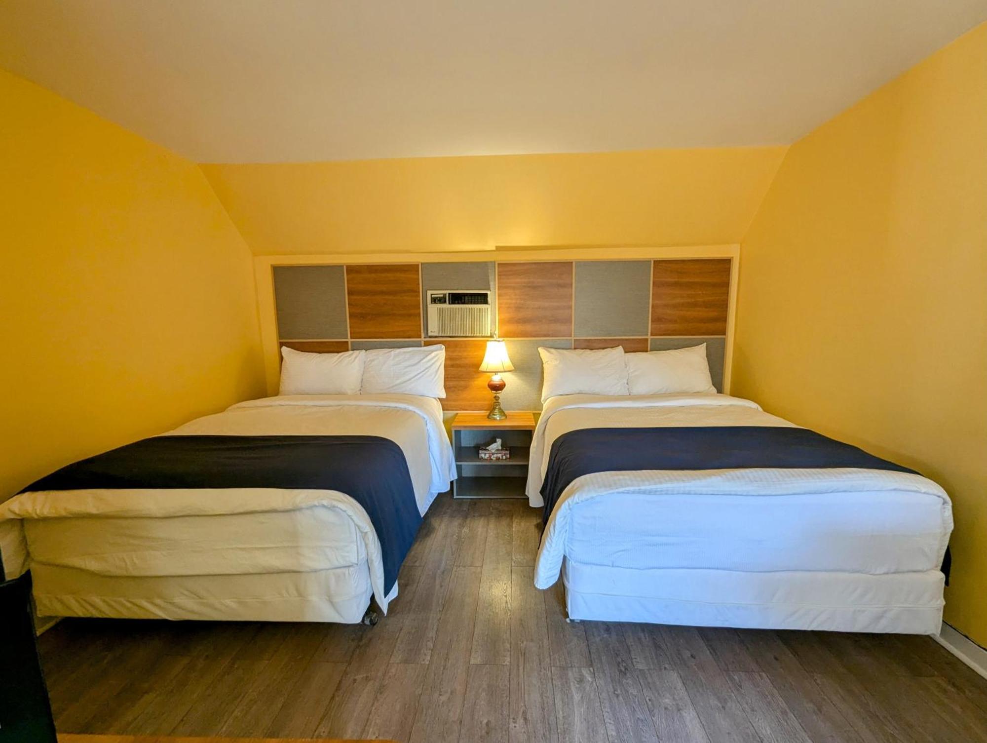 Motel Des Pentes Et Suites Saint-Sauveur Bagian luar foto