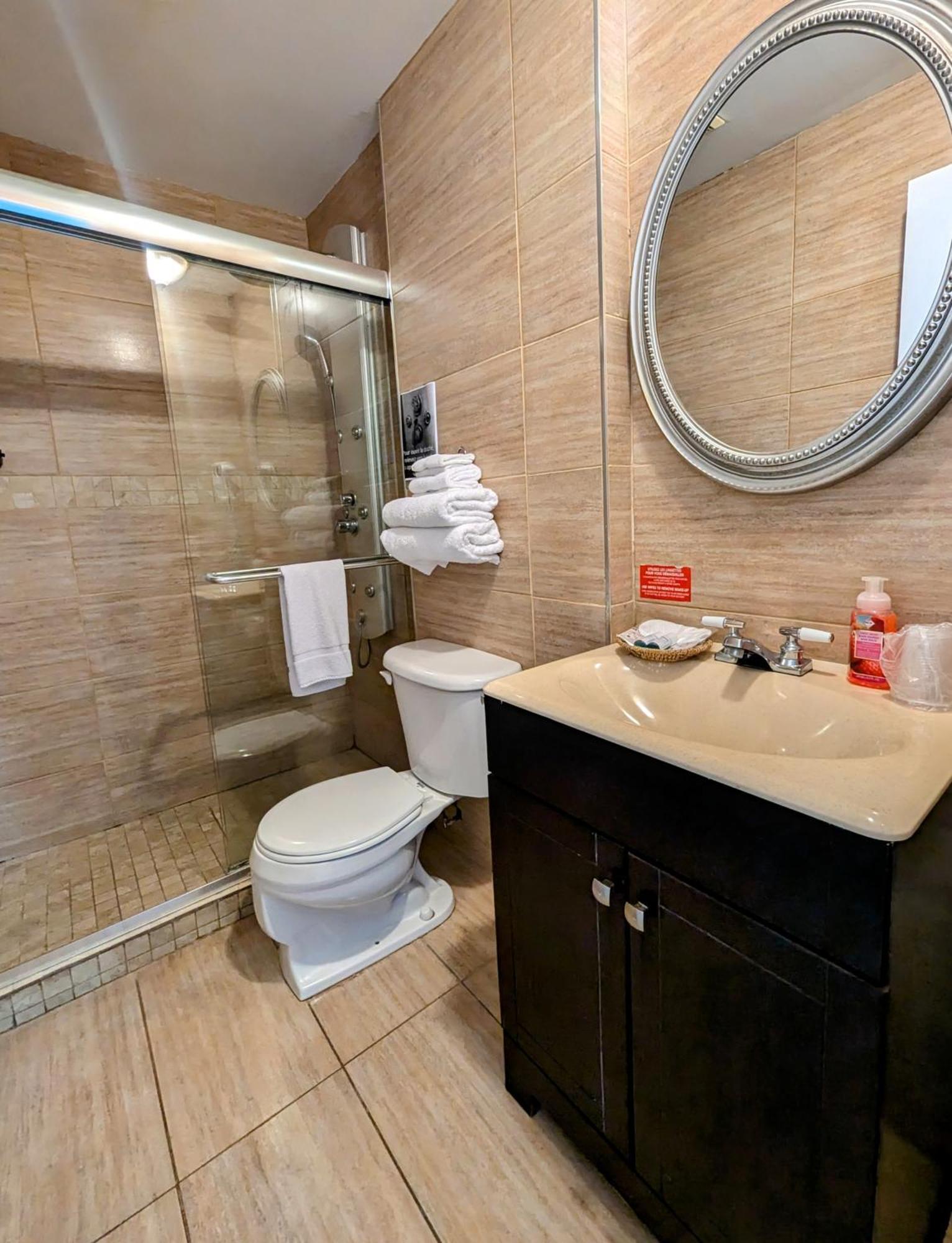 Motel Des Pentes Et Suites Saint-Sauveur Bagian luar foto
